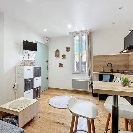 Charming Near The Center Of Narbona